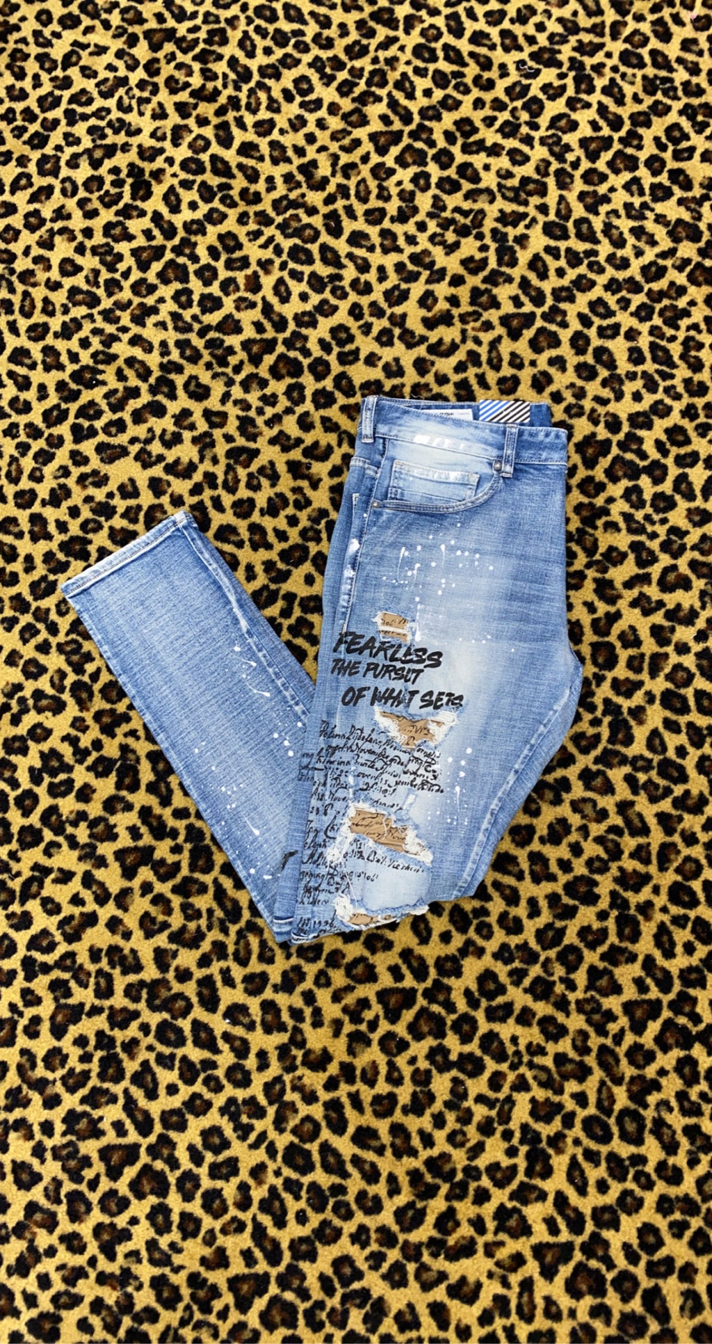 FEARLESS DISTRESS JEANS